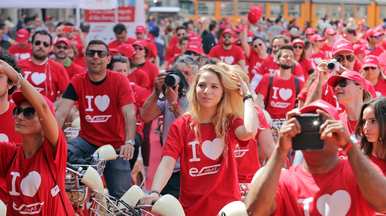 Manifestazione a favore dell’uso del bike sharing per un modello di “mobilità dolce“