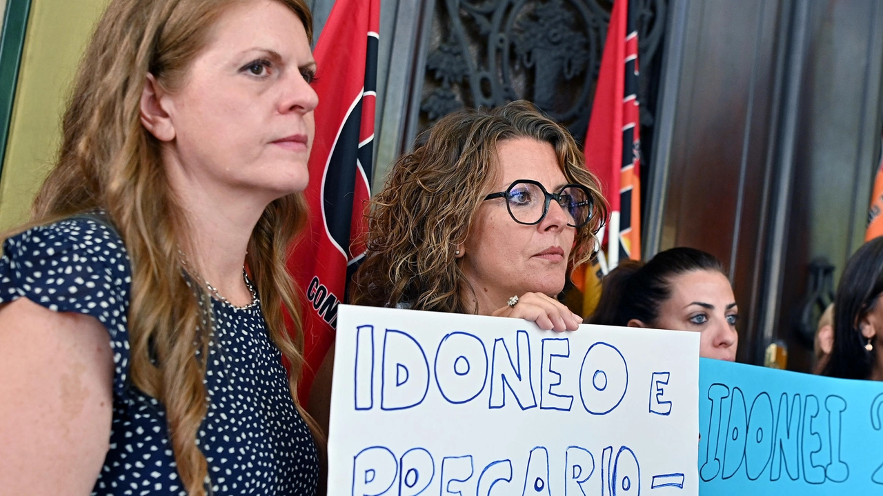 Una protesta degli idonei senza posto