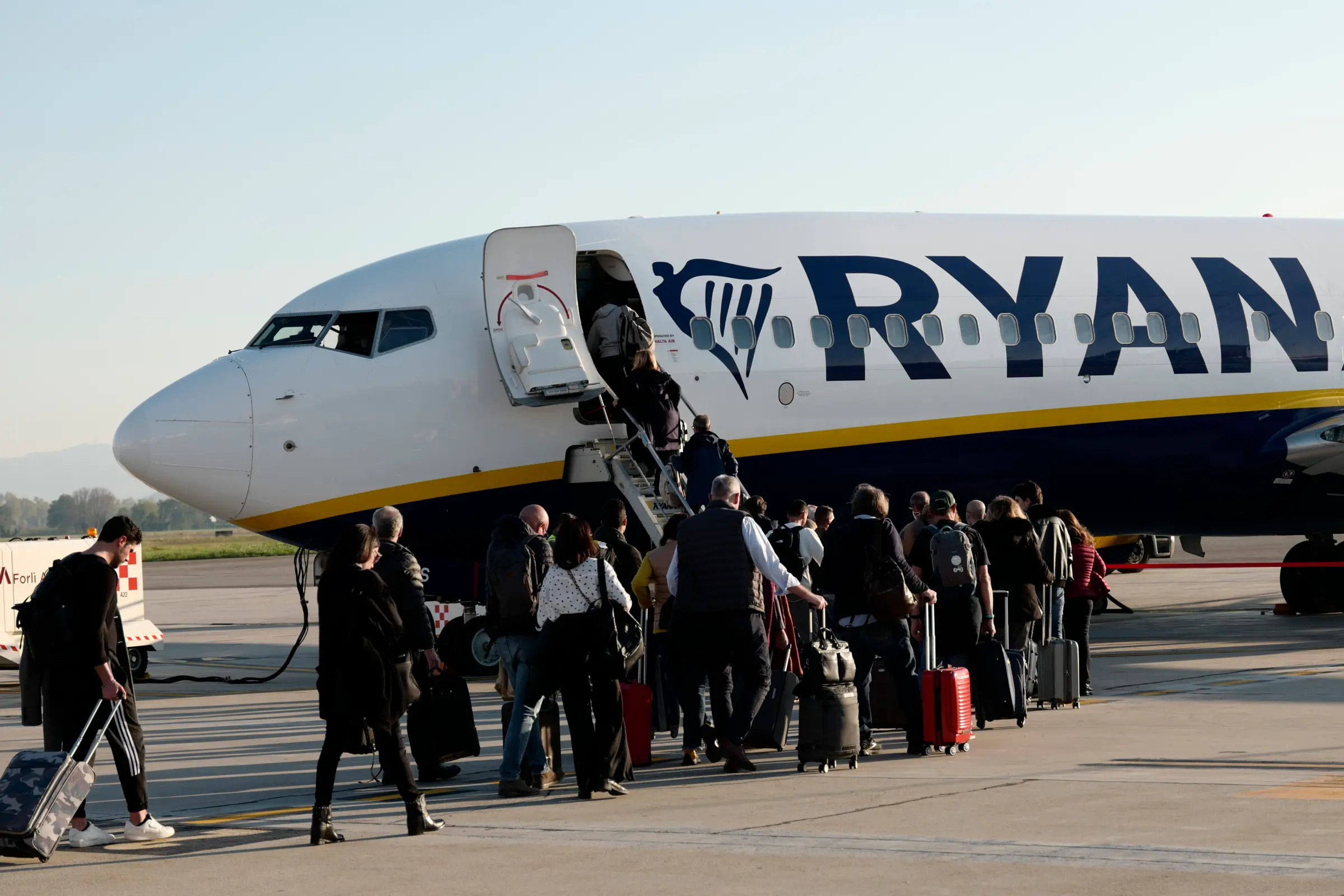 Ryanair, Antitrust avvia procedimento disciplinare contro compagnia low cost. La replica: “Svelerà truffe agenzie”