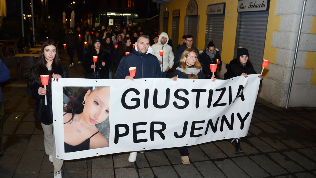 La fiaccolata per Jennifer Alcani