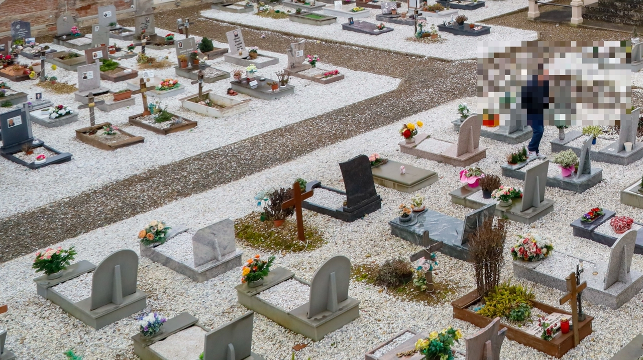 Scoperto giro di spaccio in un cimitero (Foto archivio)