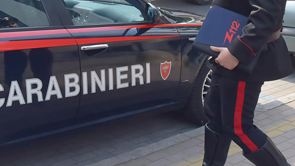 Rapina a Voghera: benzinaia aggredita con coltello, indagano i carabinieri