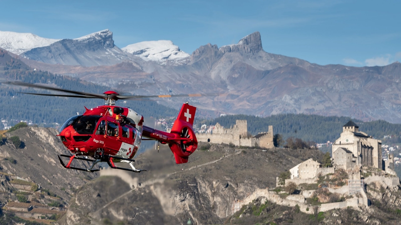 Un elicottero della Rega, il soccorso alpino svizzero