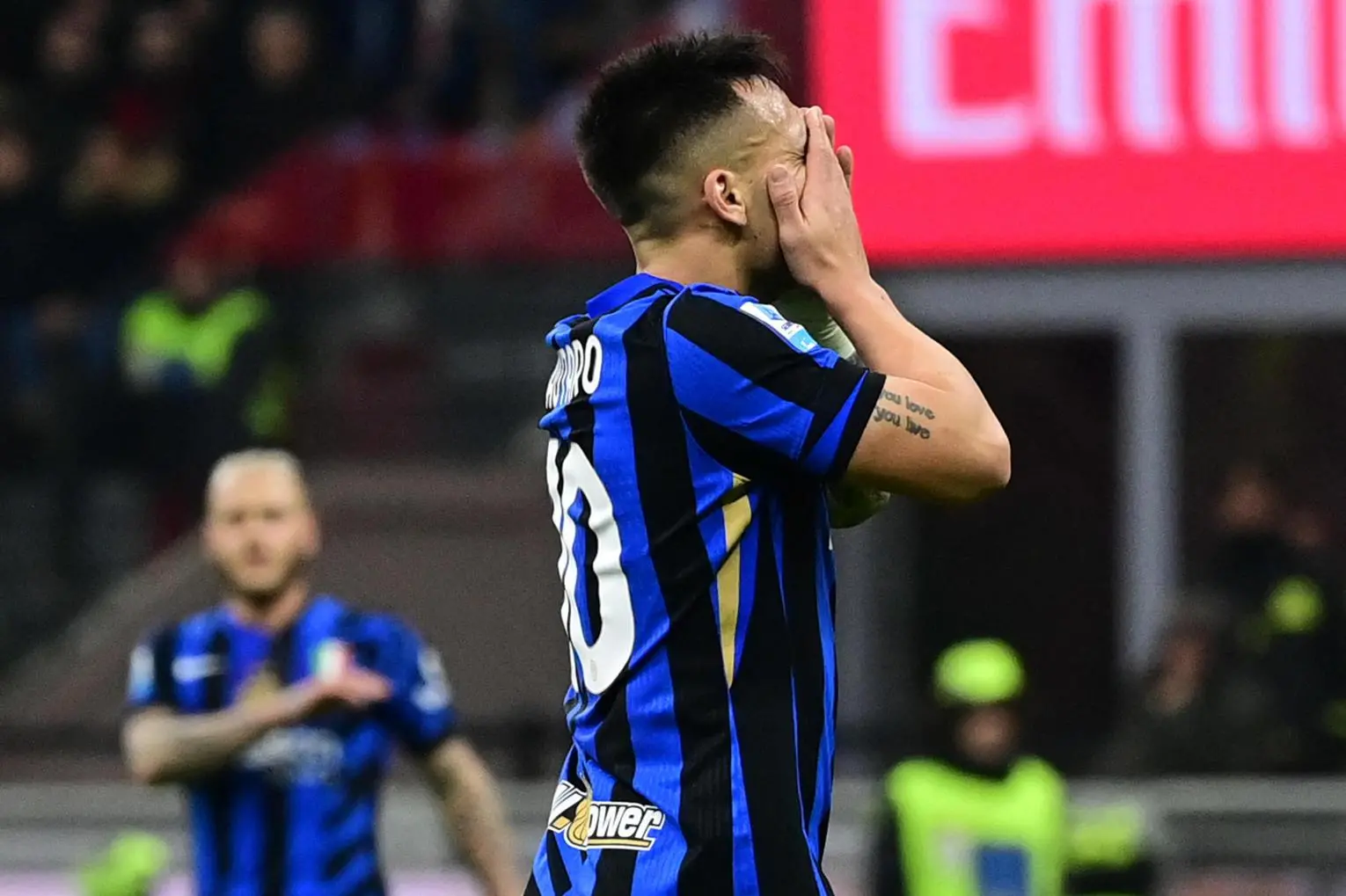 Inter, allarme Lautaro. Attesa per gli esami. Può saltare il derby