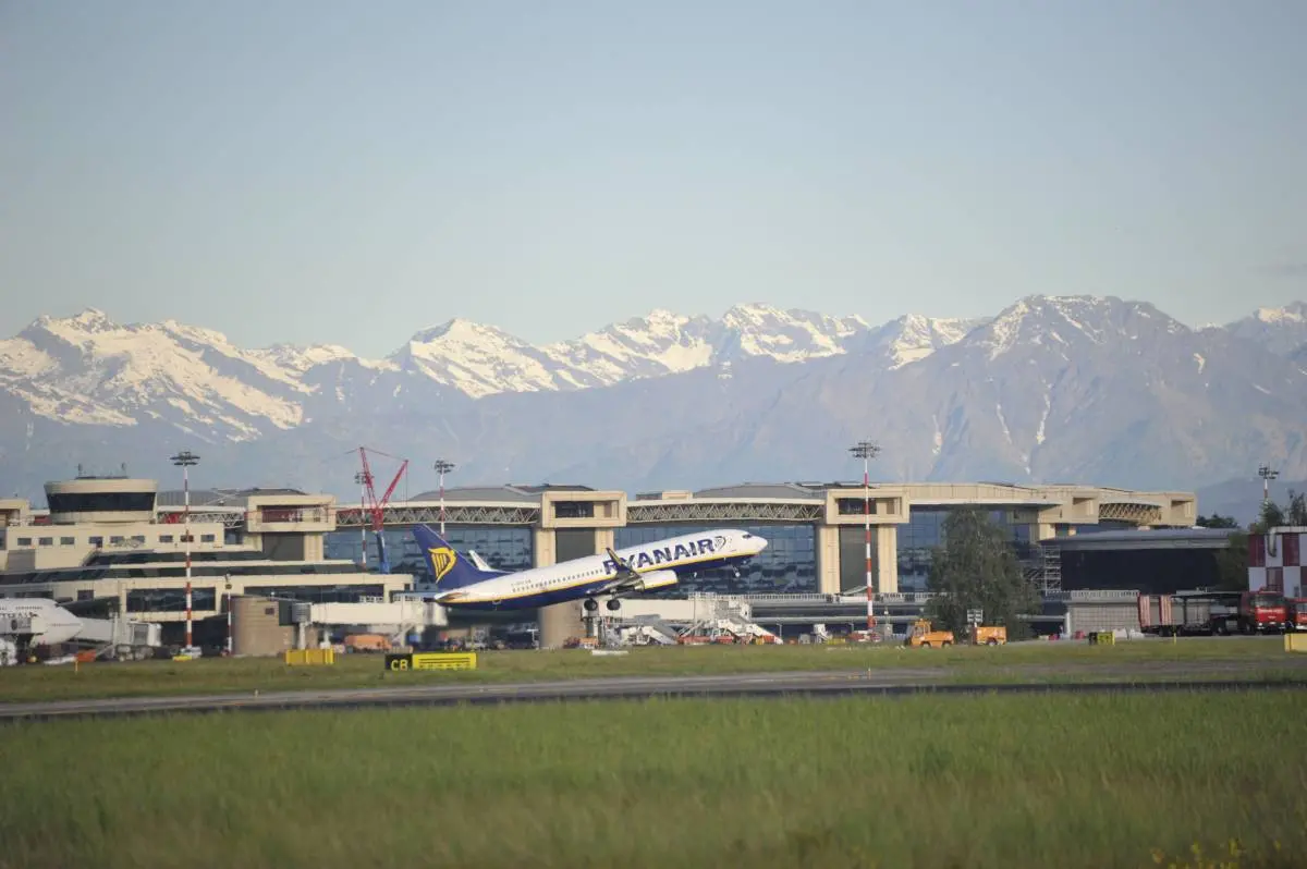 Ryanair a Milano Linate? “No, le tariffe sono più alte”. E poi arriva la frecciatina contro Comuni e Easyjet