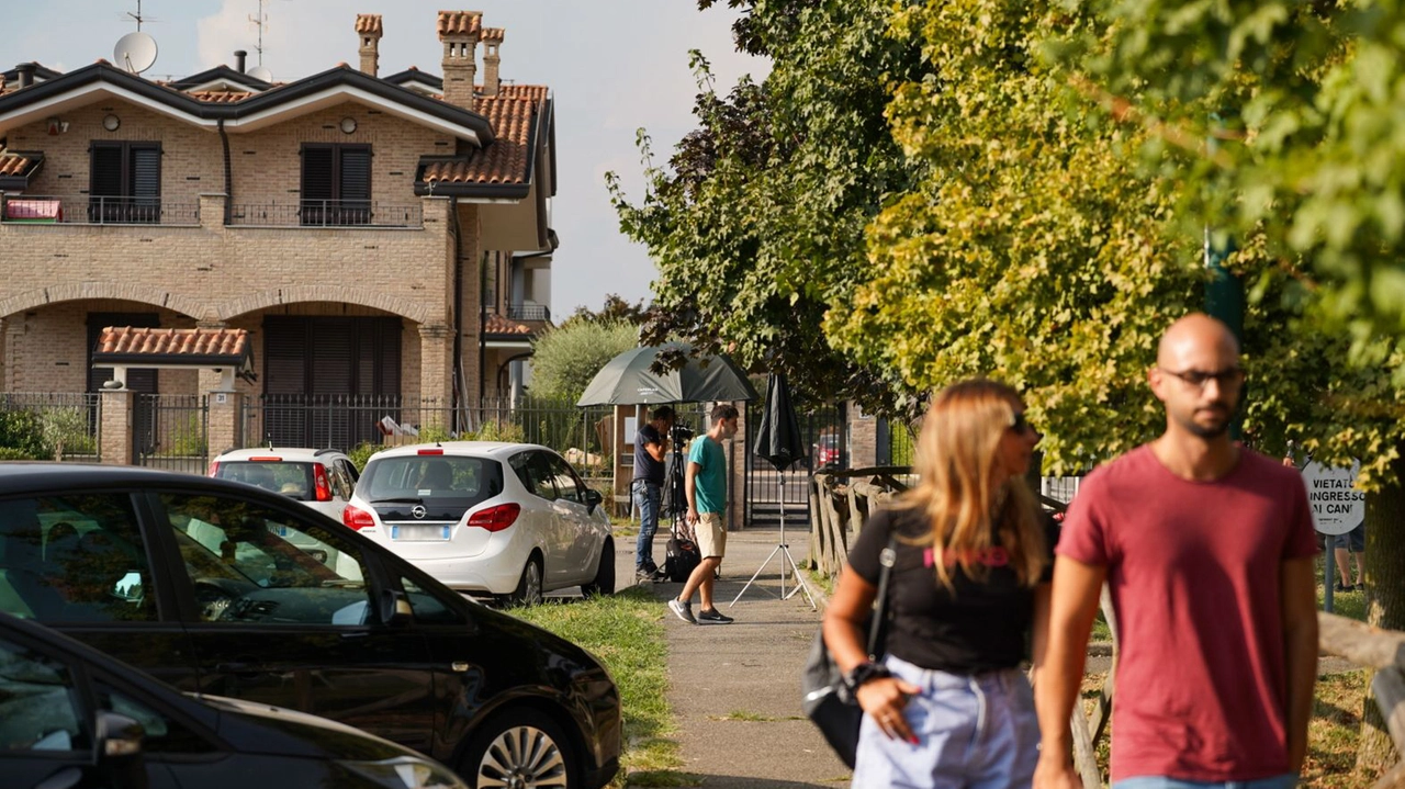 La villetta di via Anzio teatro della strage a coltellate: sono morti marito moglie e il figlio di 12 anni