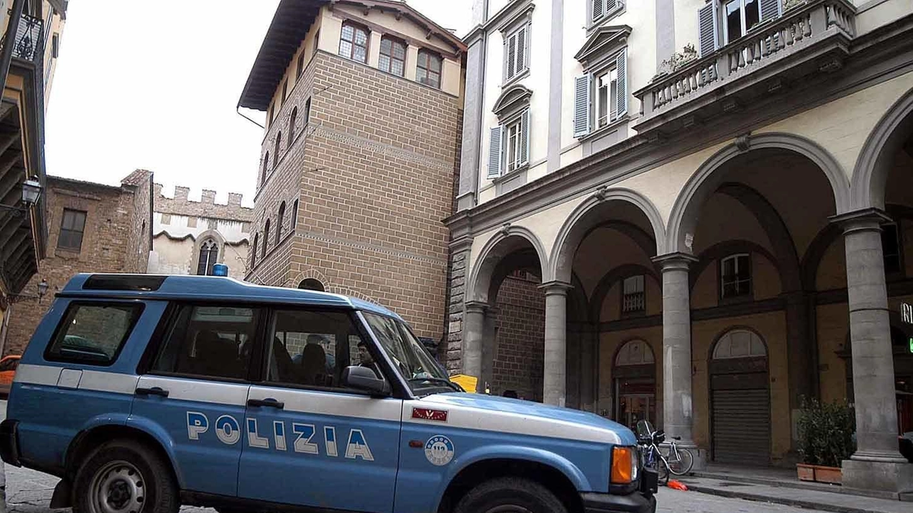 Valtellinese fa danni in trasferta. Armato di spranga ha rotto la vetrina di un parrucchiere a Firenze, così un 35enne...