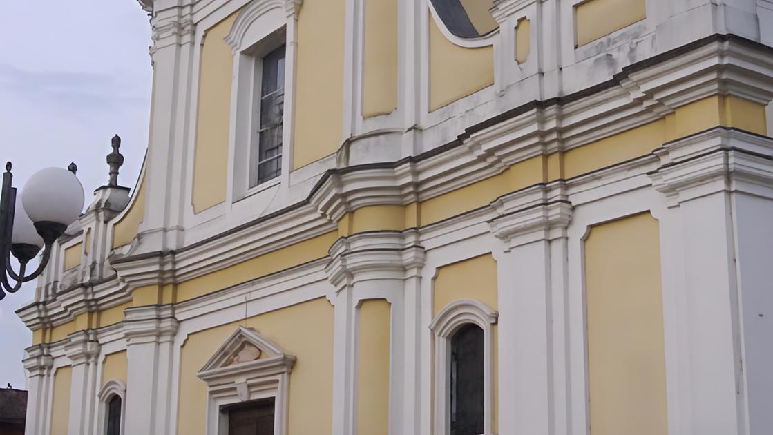 Chiesa al buio dopo il fulmine. Messa rinviata