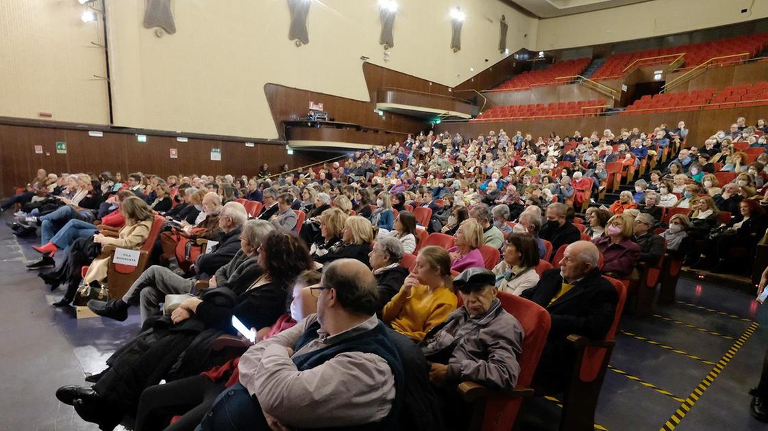 Il teatro Manzoni si è rifatto il look. Poltrone, pavimenti e camerini ma bisognerebbe ingrandirlo