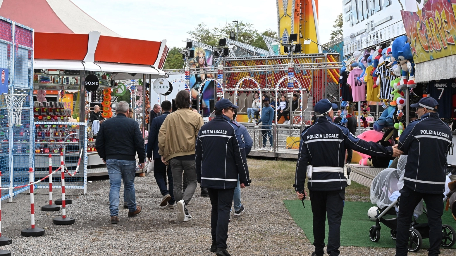 In campo polizia di stato, carabinieri e polizia locale per la sicurezza al Luna Park 