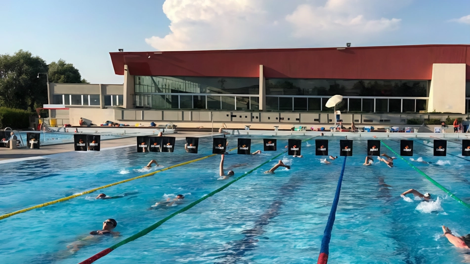 Ascensore guasto in piscina . Inservibile da quattro anni . Scatta l’esposto in Procura