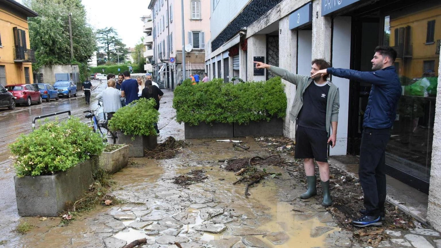 Bergamo va sott’acqua. Esonda il torrente Morla . Chiesto lo stato di calamità