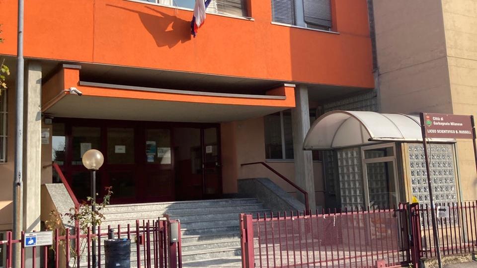 Studente di 17 anni manca da casa da tre giorni, ore di angoscia a Bollate. L’appello dello zio: “Torna, tutto si risolve”