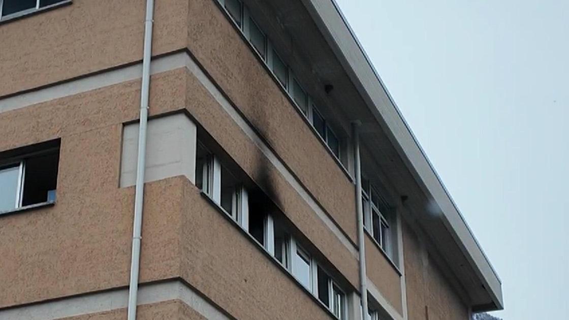 Principio di incendio in bagno . Tanta paura e scuola evacuata