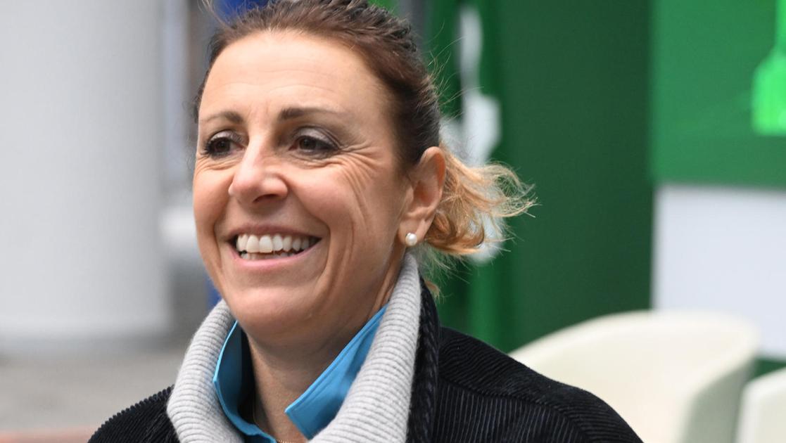 Deborah Compagnoni, regina dello sci: la carriera, i figli, l’amore, il dolore per il fratello Jacopo e l’impegno per le Olimpiadi Milano Cortina 2026