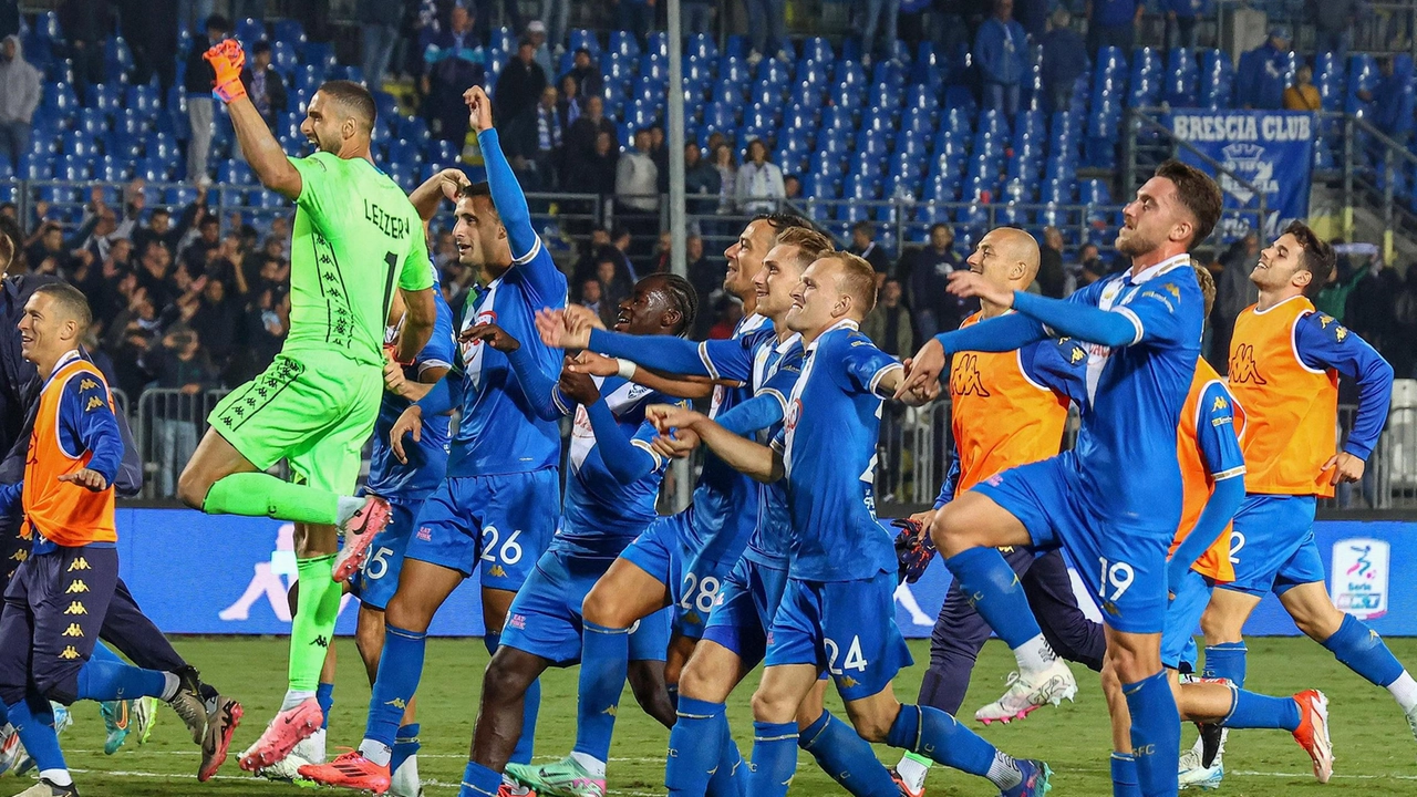 L’esultanza del Brescia di Maran al termine della vittoria contro la Cremonese