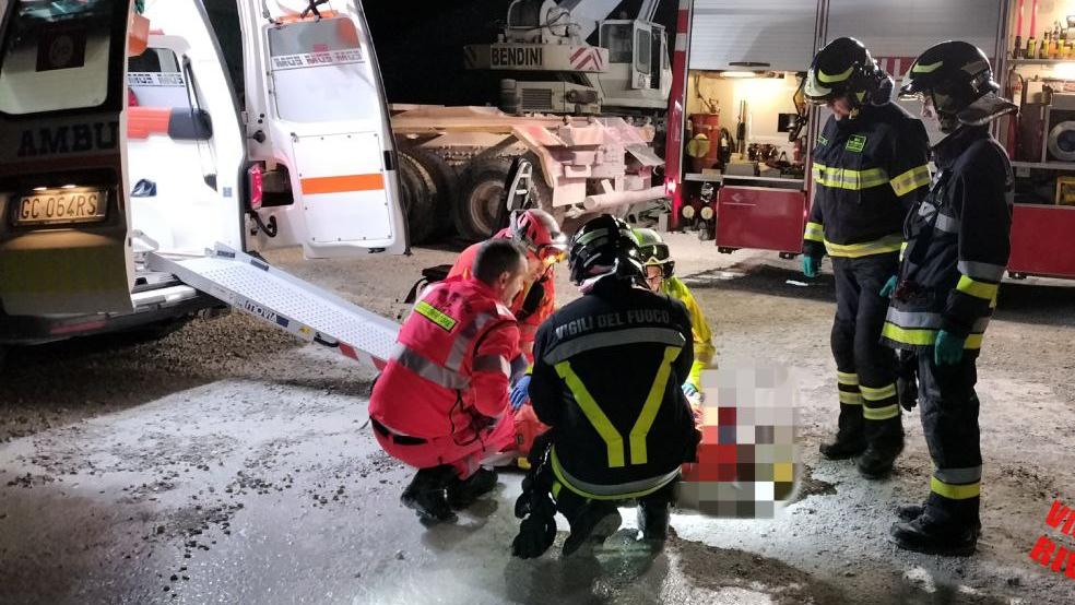 Donna schiacciata da un cancello a Castenedolo: è gravissima. Secondo incidente sul lavoro nel Bresciano in poche ore