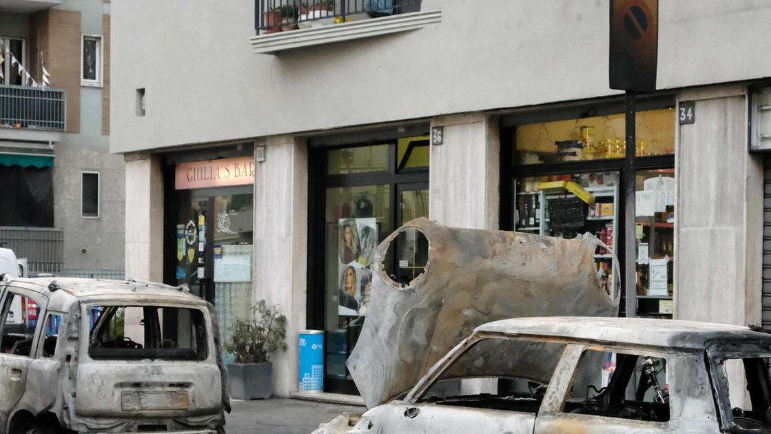 Auto in sosta distrutte dalle fiamme