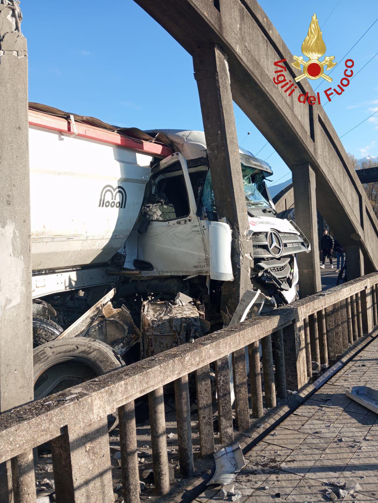 Transito sul Ponte Passo, crocevia vecchio e malato: “Sono troppi i nodi fragili”