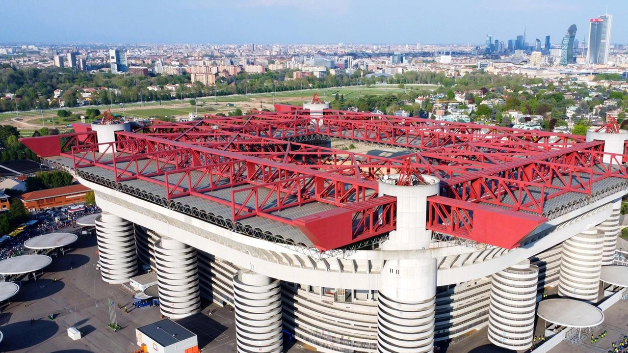 Una panoramica aerea dello stadio «Giuseppe Meazza» a San Siro La Procura ha aperto un fascicolo