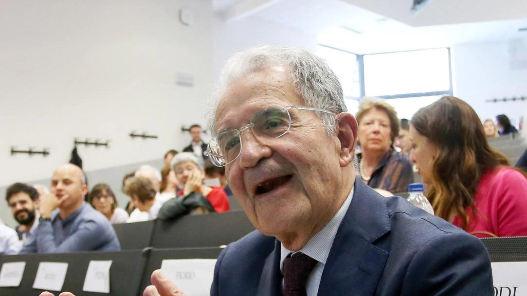 La lezione di Prodi: "Mettiamo in comune difesa e politica fiscale"