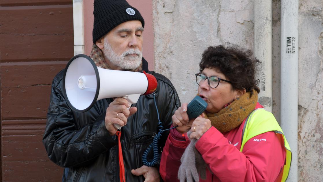 “Vent’anni senza la nostra Lucia”. Chi ha ucciso la 17enne non ha mai pagato. L’impegno dei genitori a Melegnano