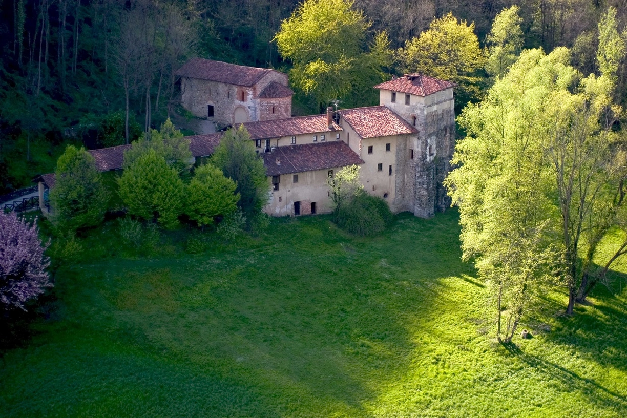 Monastero di Torba (FAI). Foto Giorgio Majno