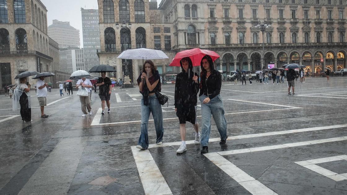 Maltempo, tregua finita. Diramata l’allerta meteo a Milano e in Lombardia per il rischio temporali