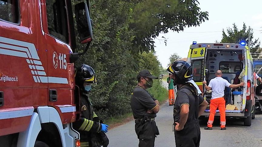 Incidente ad Asola, travolta da auto mentre è in bici: morta donna di 62 anni