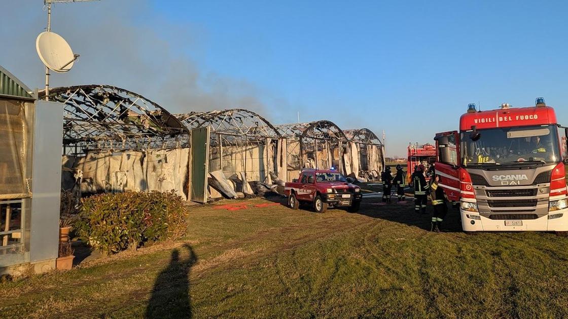 Fuoco al Campo volo. Un inferno senza feriti. Vanno in fumo 4 hangar e 7 ultraleggeri