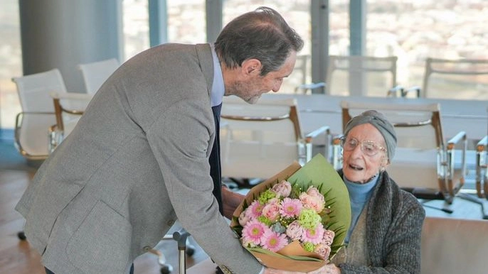 Fiordalice, per tutti Alice, ha compiuto oggi, 12 marzo, 104 anni. E ha festeggiato in Regione Lombardia con il governatore Attilio Fontana