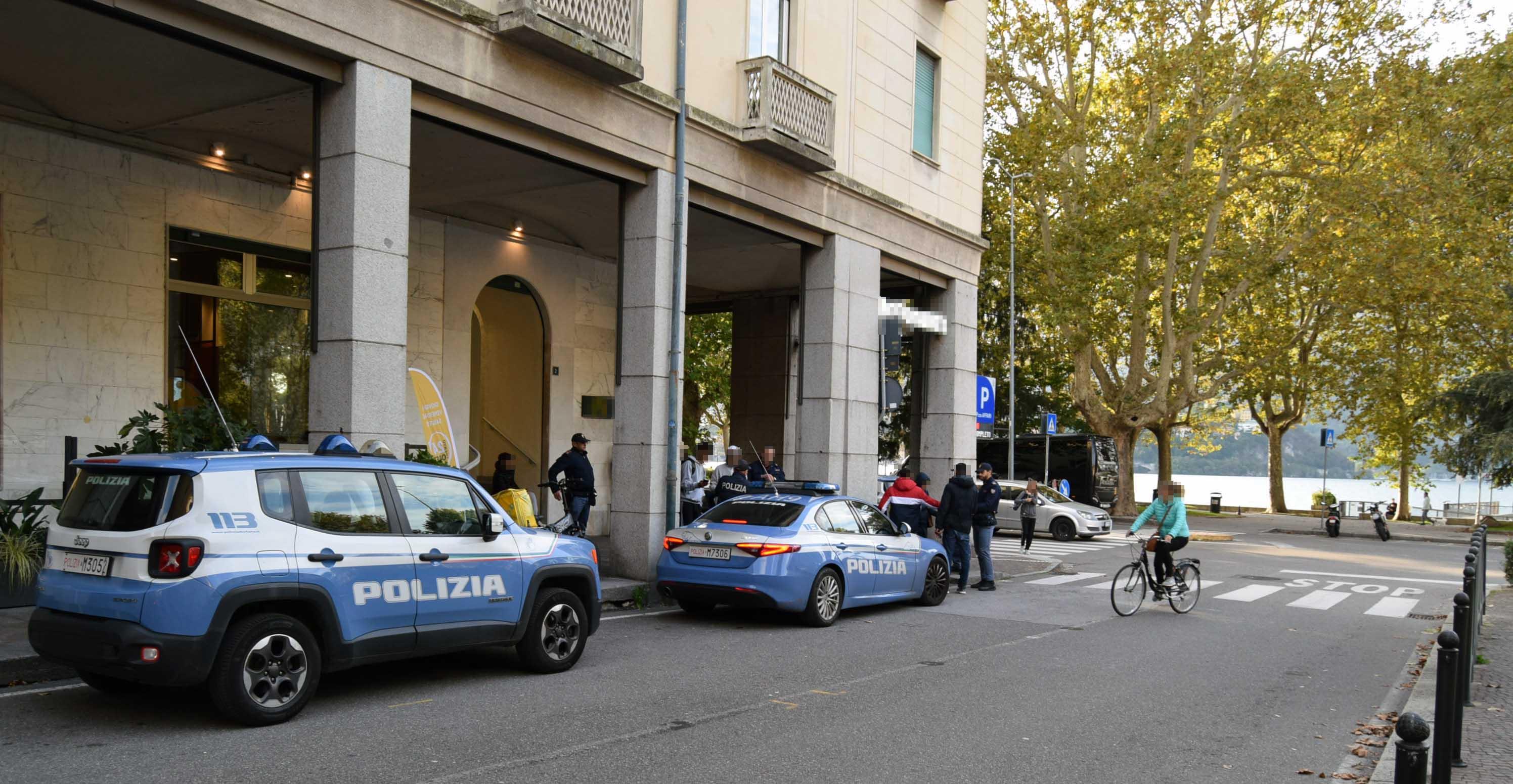 Lecco, le Volanti nelle zone a rischio della città: controllate 130 persone e 40 auto