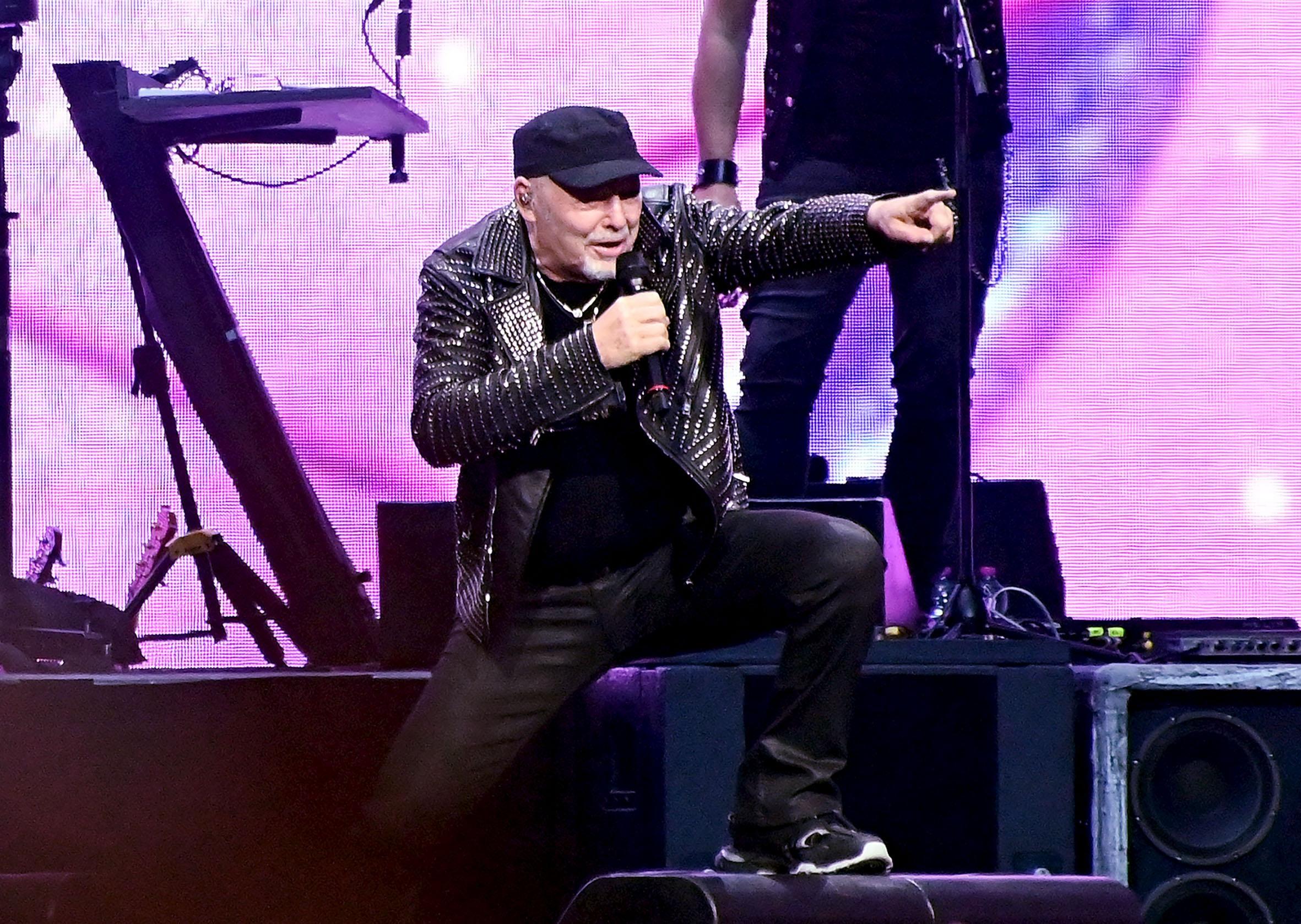 Vasco Rossi Saluta San Siro Prima Di Volare A Bari La Scaletta Delle Ultime Due Date A Milano