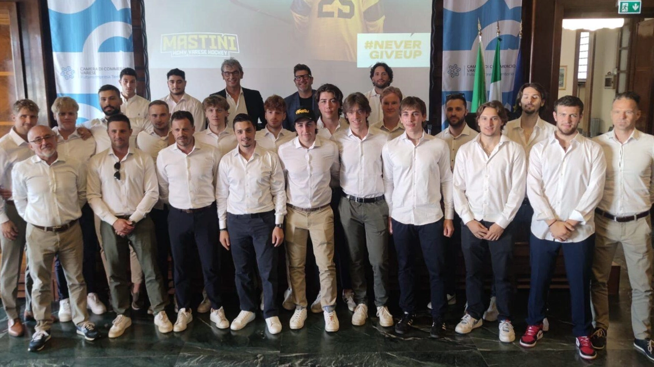 L’Hockey Varese durante la presentazione della nuova stagione 2024-2025