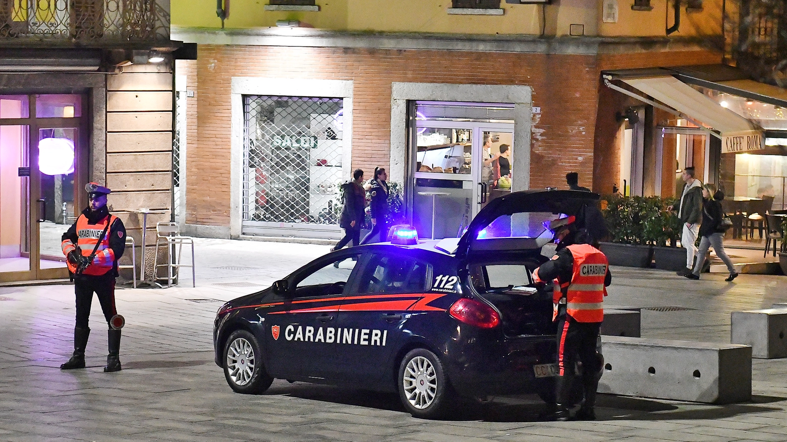 Nel mirino gli albanesi Indrit Lleshaj e Artan Lazar disoccupati, con precedenti e residenti a Cormano e Paderno Dugnano nel Milanese. Indagano i carabinieri di Cantù