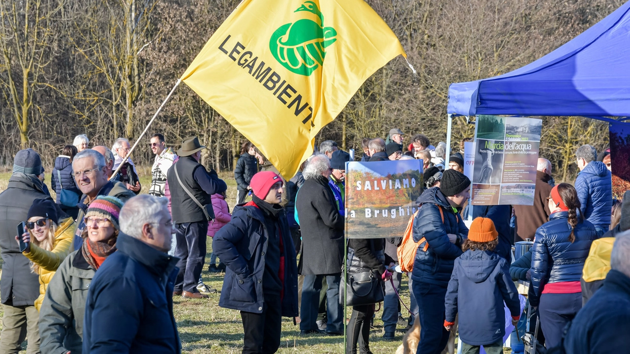 Una protesta dei comitati contro Malpensa