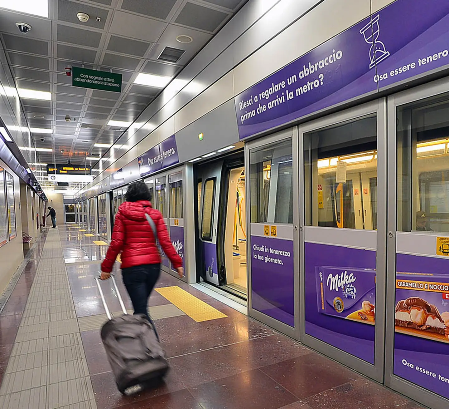 Milano, rapine e furti sulla metropolitana M5: arrestata la banda della linea lilla