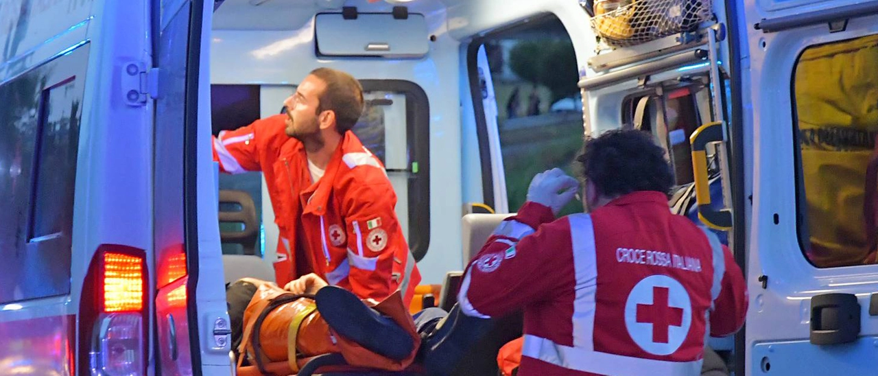 Milano, infortunio in un cantiere dove l’uomo ha riportato diverse lesioni da taglio ed è stato portato al Policlinico. Indaga la Questura