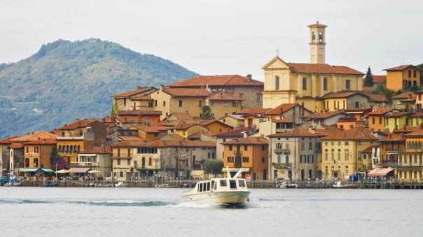 Nuova autostrada digitale per il borgo turistico del Sebino. Case, uffici, scuole: la rete in oltre 1.430 edifici