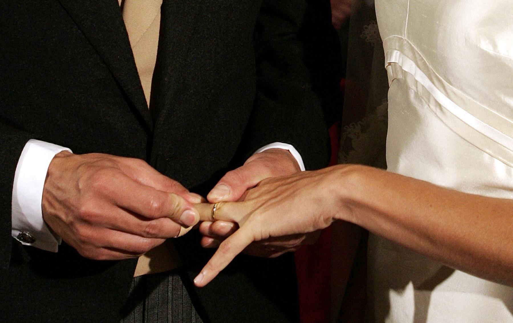 Il matrimonio d’urgenza è ritardato e lo sposo in fin di vita muore prima delle nozze: Comune di Milano condannato a risarcire 250 mila euro