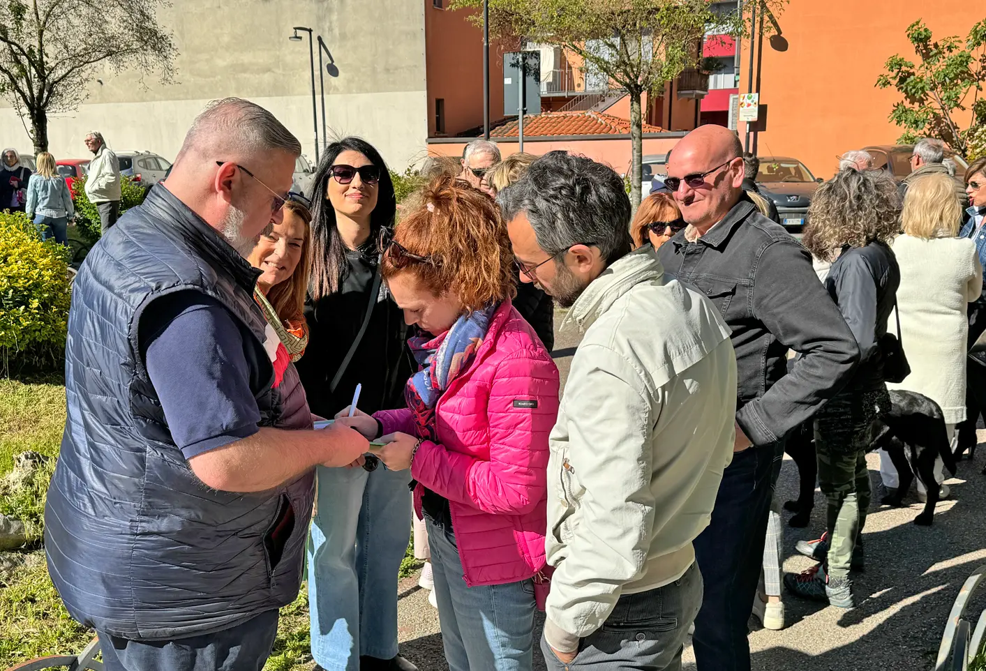 Opera, donne sotto sfratto: “Ho visto la mia vicina avvolta dalle fiamme, non lo dimenticherò”