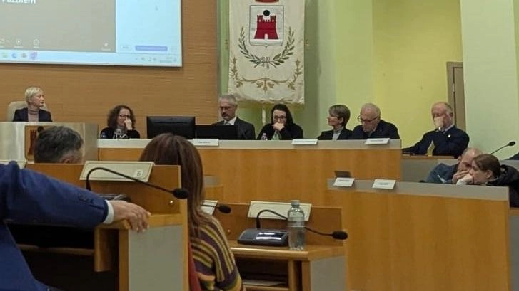 L’astensione di Agostino De Marco, consigliere di Forza Italia consente all’amministrazione del sindaco Airoldi di approvare il bilancio consolidato....