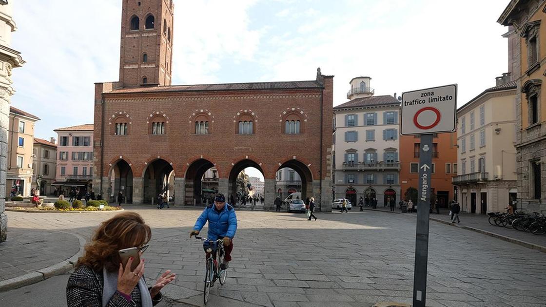 I cantieri del triennio. Sotto i ferri l’Arengario e il tempio della prosa