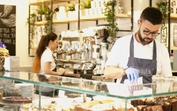 Panini Durini, chiusura senza spiegazioni. La mail ai dipendenti: “Restituite le chiavi dei locali”