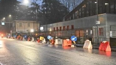 I lavori per la grande pista ciclabile davanti alla Soevis Arena che ha cancellato 70 parcheggi