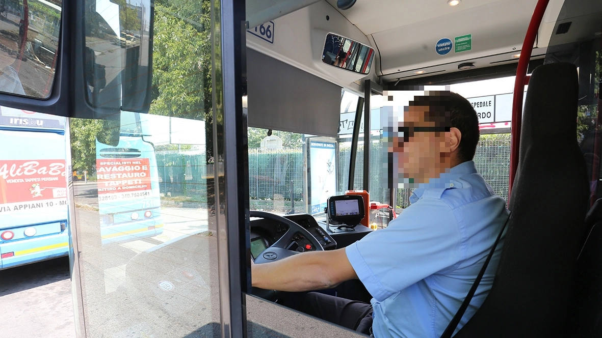 Conducente di un autobus a Monza