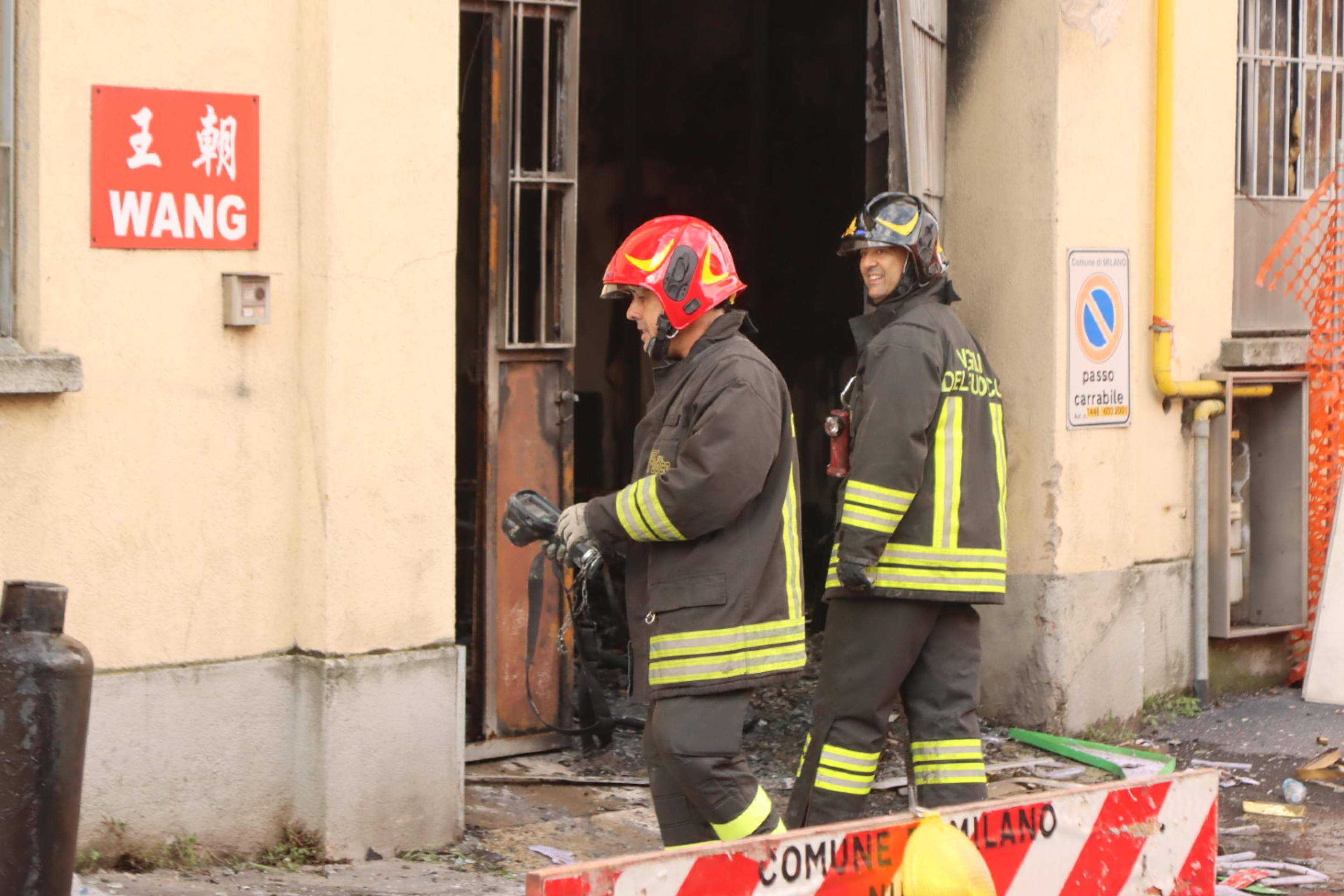 Tragico incendio in via Cantoni, le vittime appartenevano a famiglie note di Chinatown. L’ipotesi del dolo