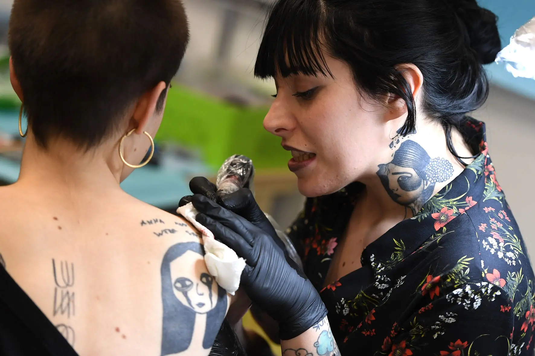 Il mondo sulla punta dell’ago: al Superstudio Maxi c’è la Milano Tattoo Convention 2025