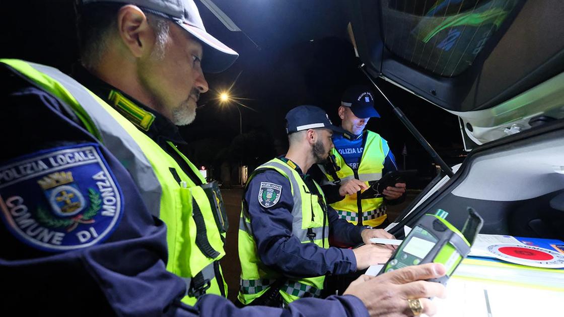 Auto scontro davanti al cimitero. Era un regolamento di conti