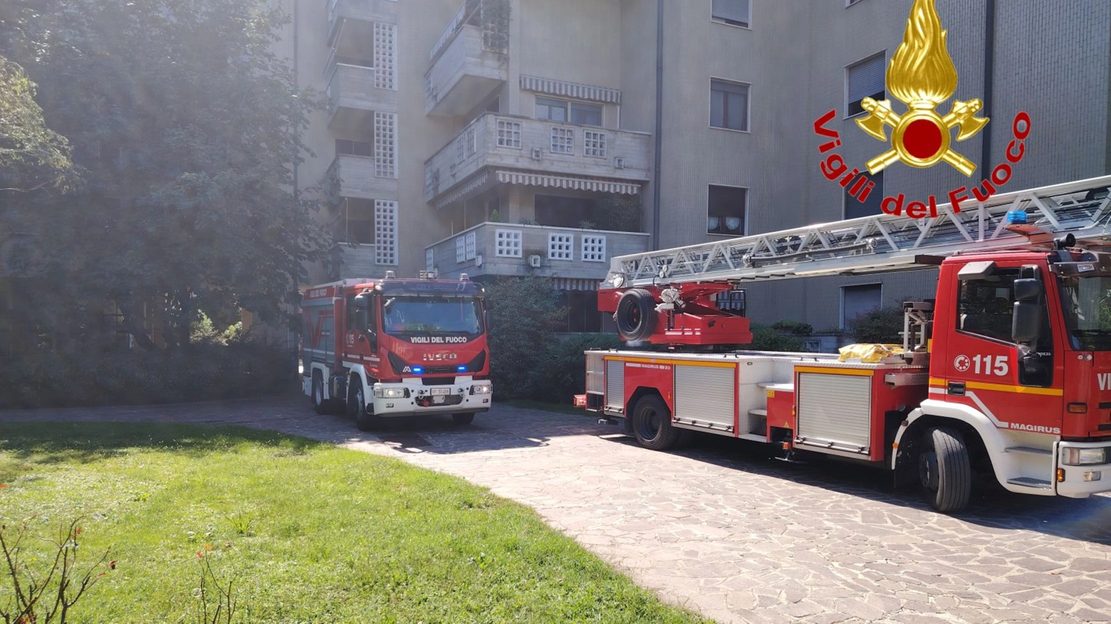 L'incendio è stato estinto dai vigili del fuoco 